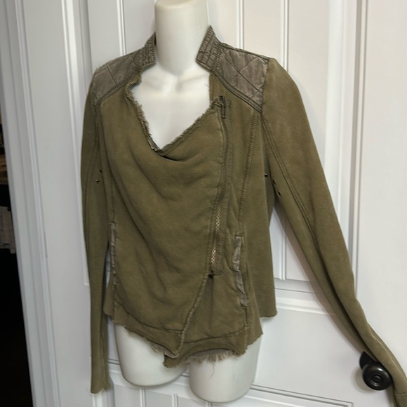 Appears New Free People Fatigue Green Jacket s/p smoke free. - Picture 1 of 7